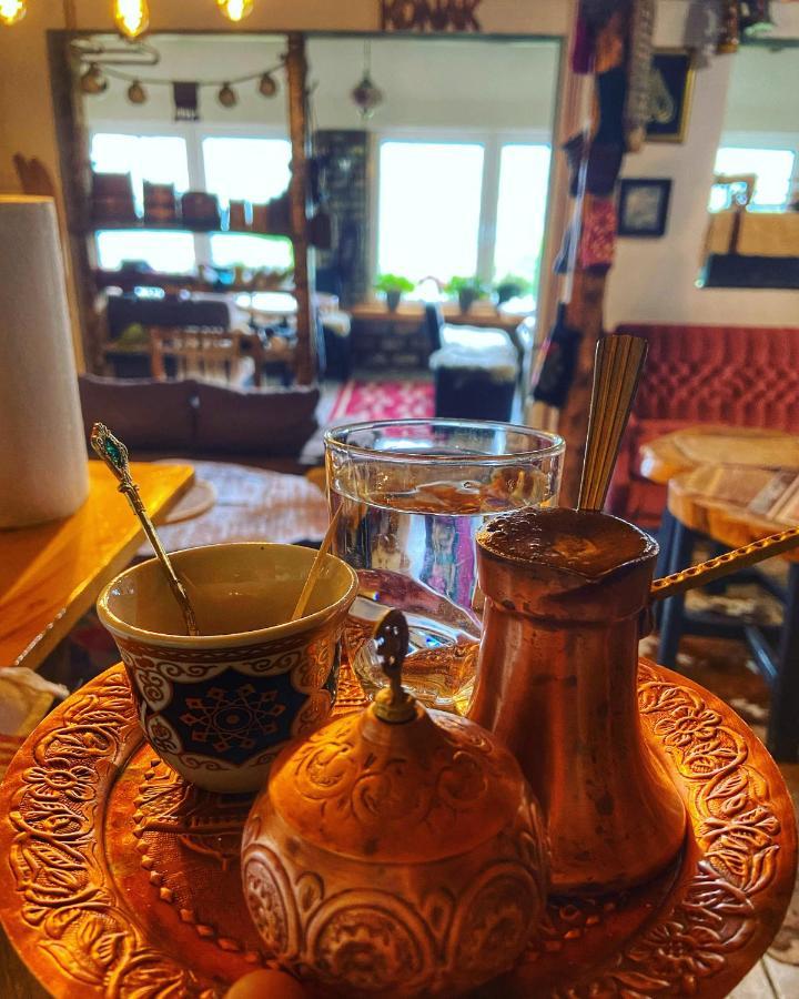 Konak Umoljani Buitenkant foto