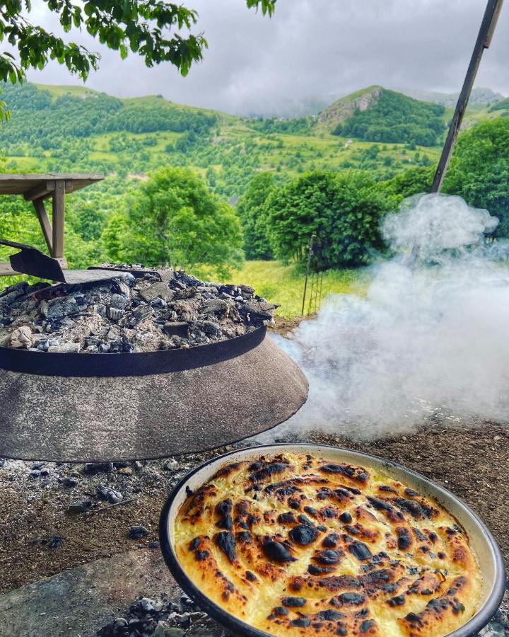 Konak Umoljani Buitenkant foto