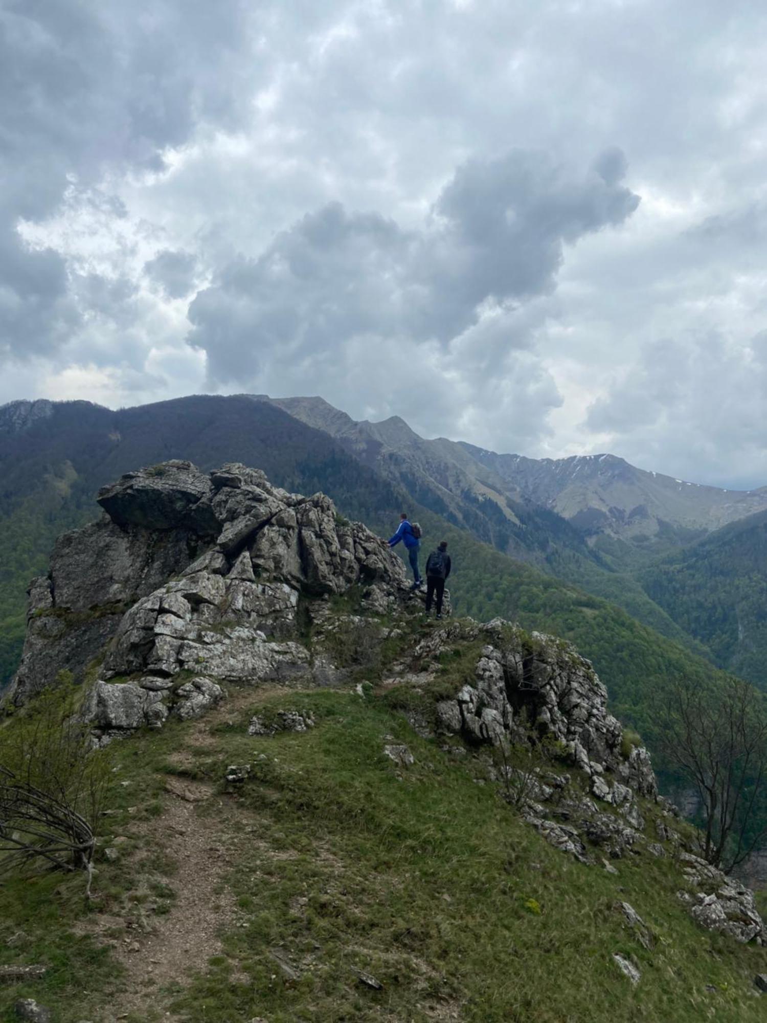 Konak Umoljani Buitenkant foto