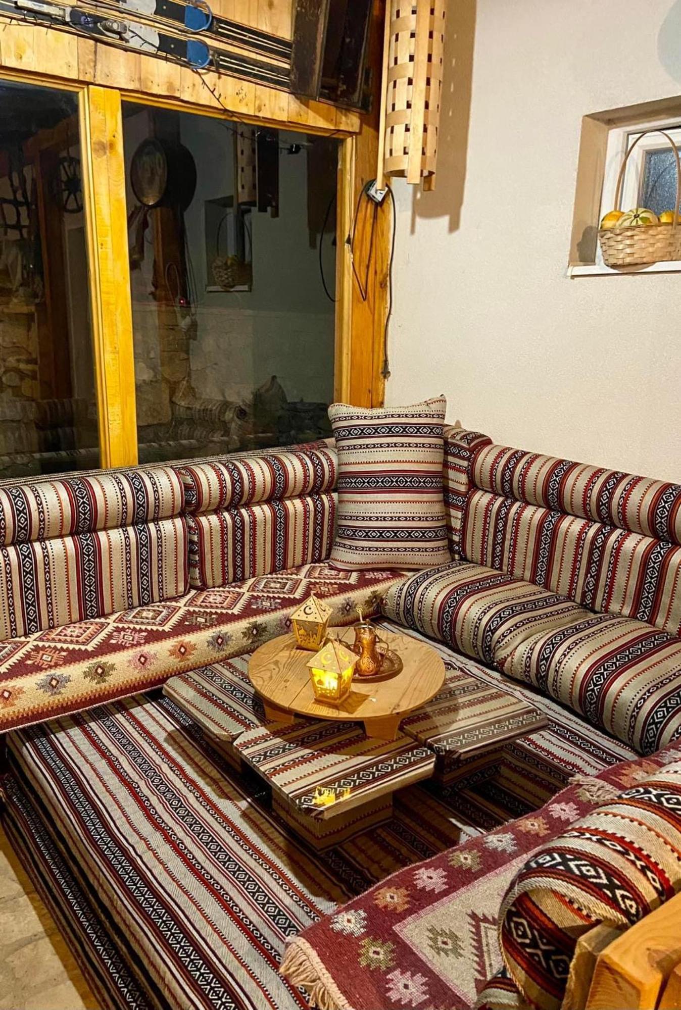 Konak Umoljani Buitenkant foto