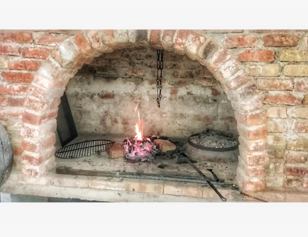 Konak Umoljani Buitenkant foto
