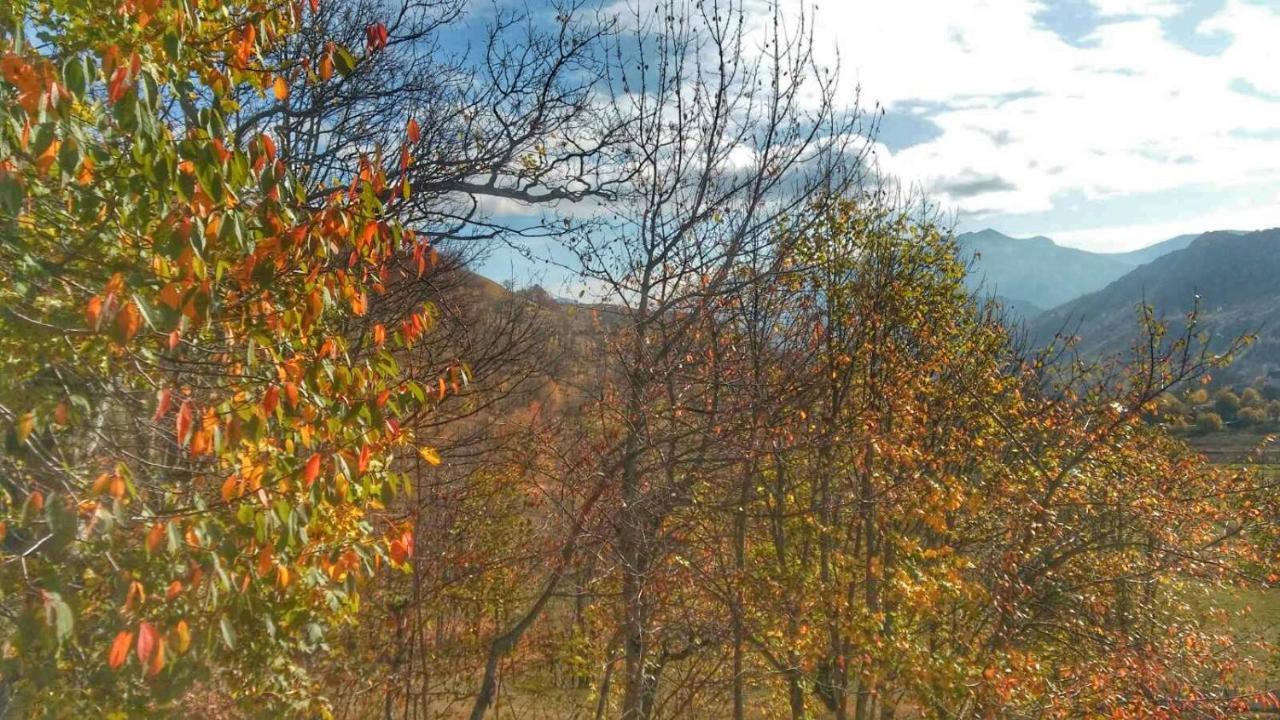 Konak Umoljani Buitenkant foto
