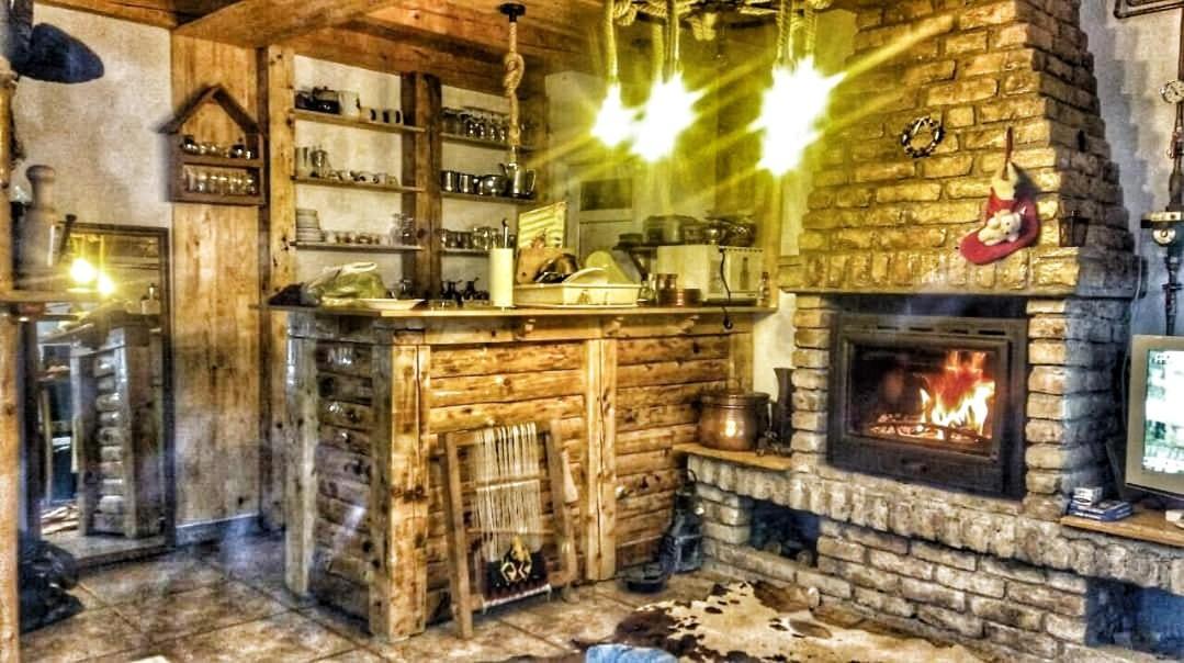 Konak Umoljani Buitenkant foto