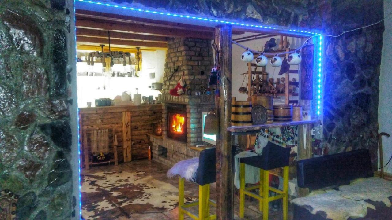 Konak Umoljani Buitenkant foto